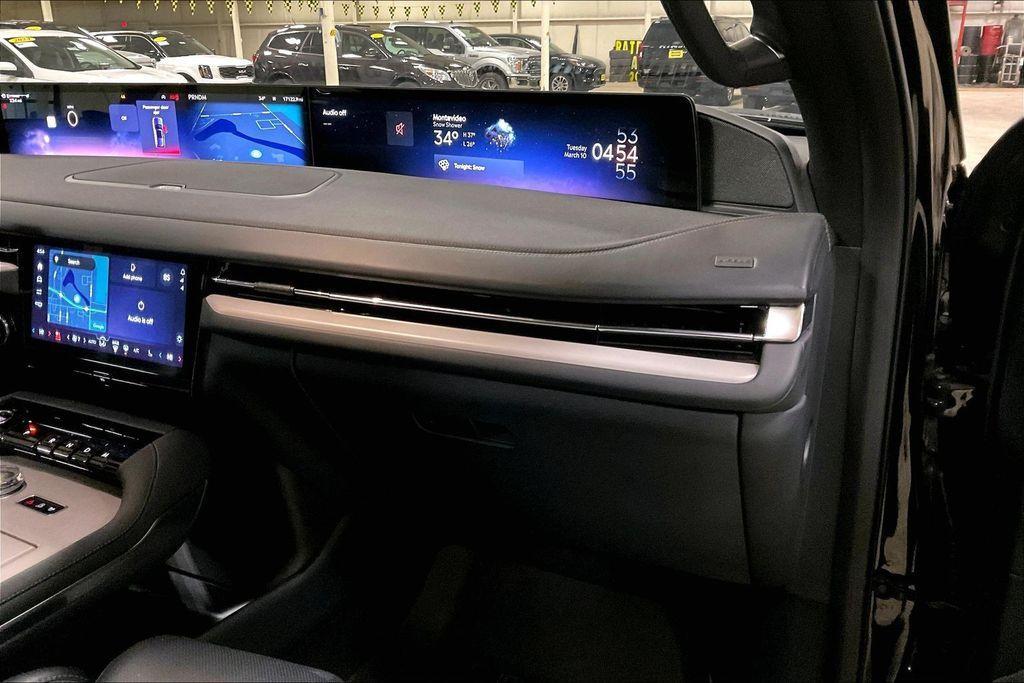 used 2025 Lincoln Navigator L car, priced at $90,616