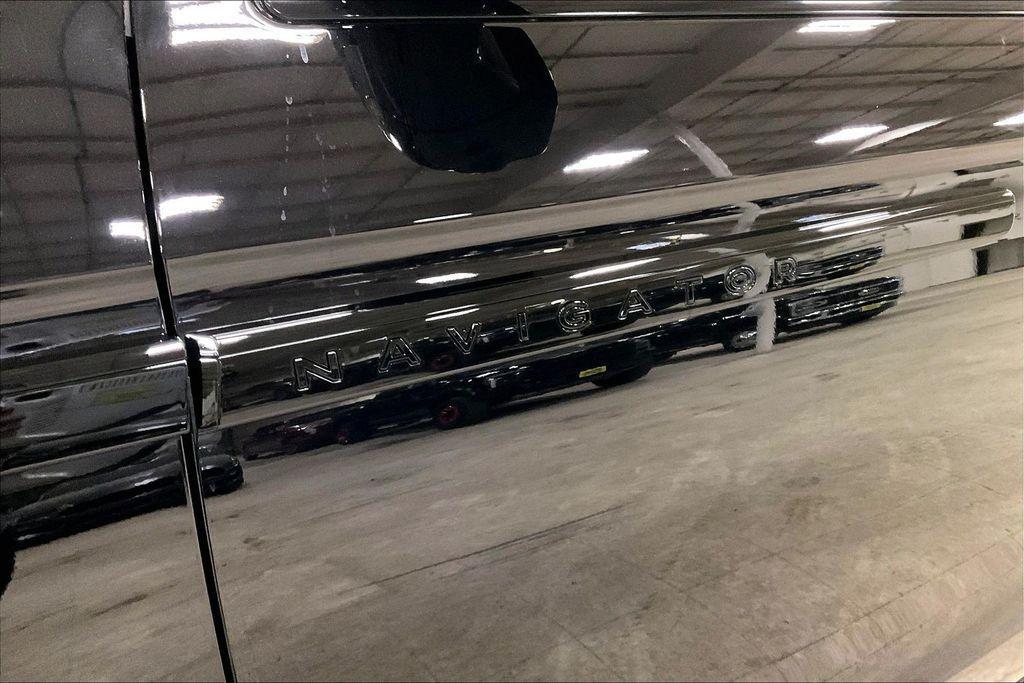 used 2025 Lincoln Navigator L car, priced at $90,616