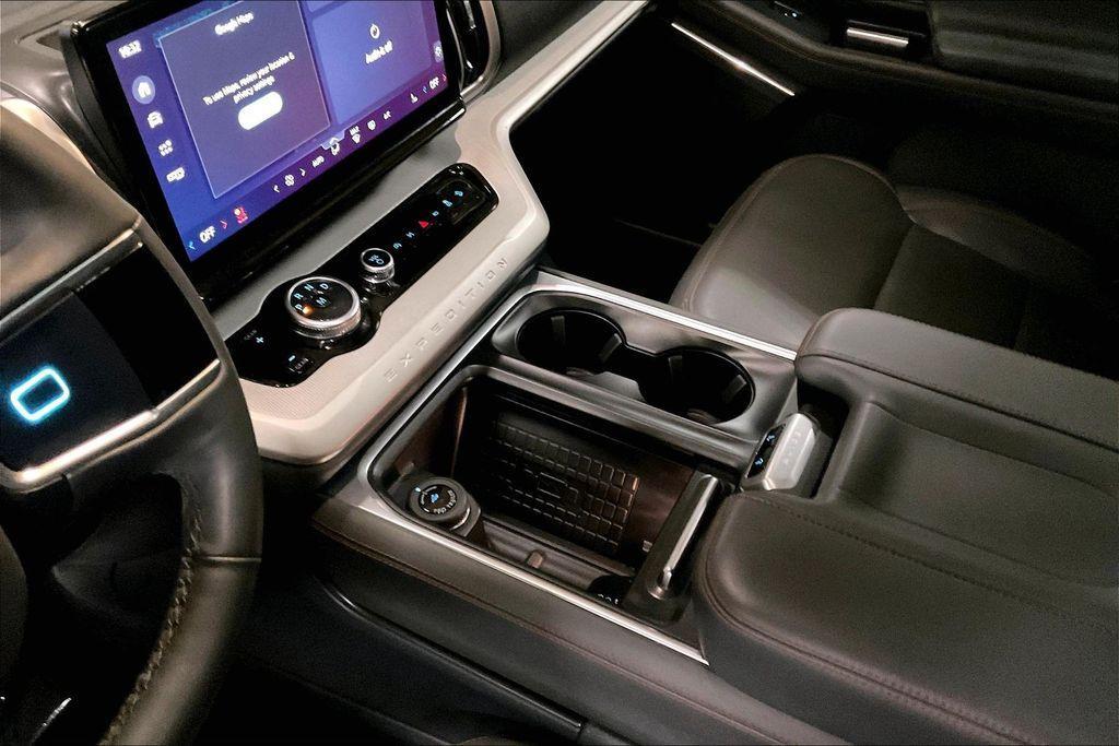 used 2025 Ford Expedition car, priced at $57,146