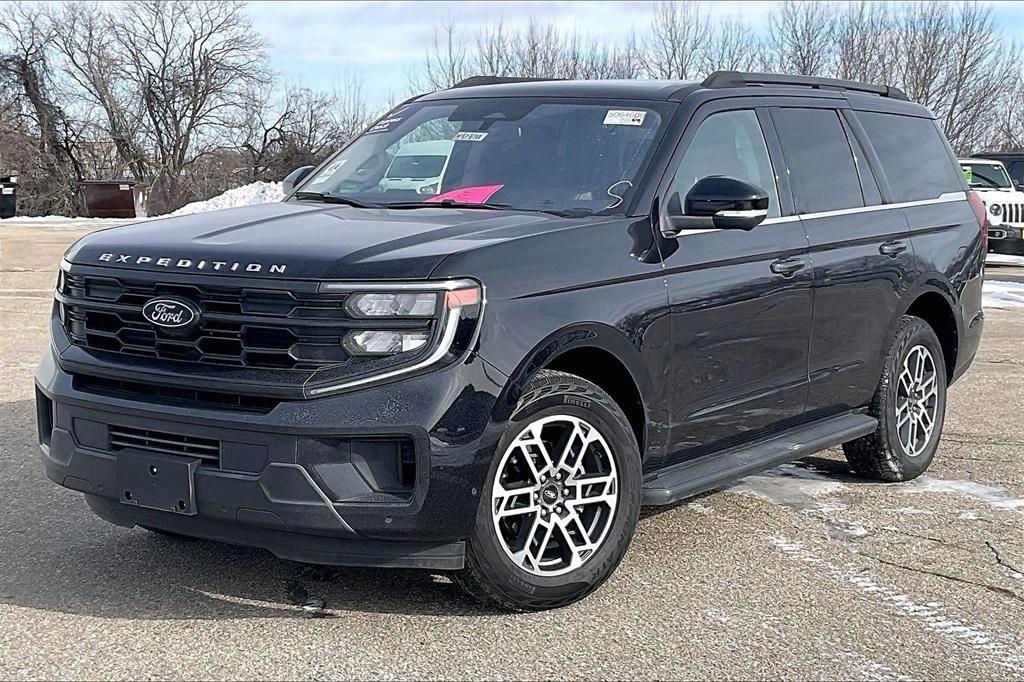 used 2025 Ford Expedition car, priced at $57,989