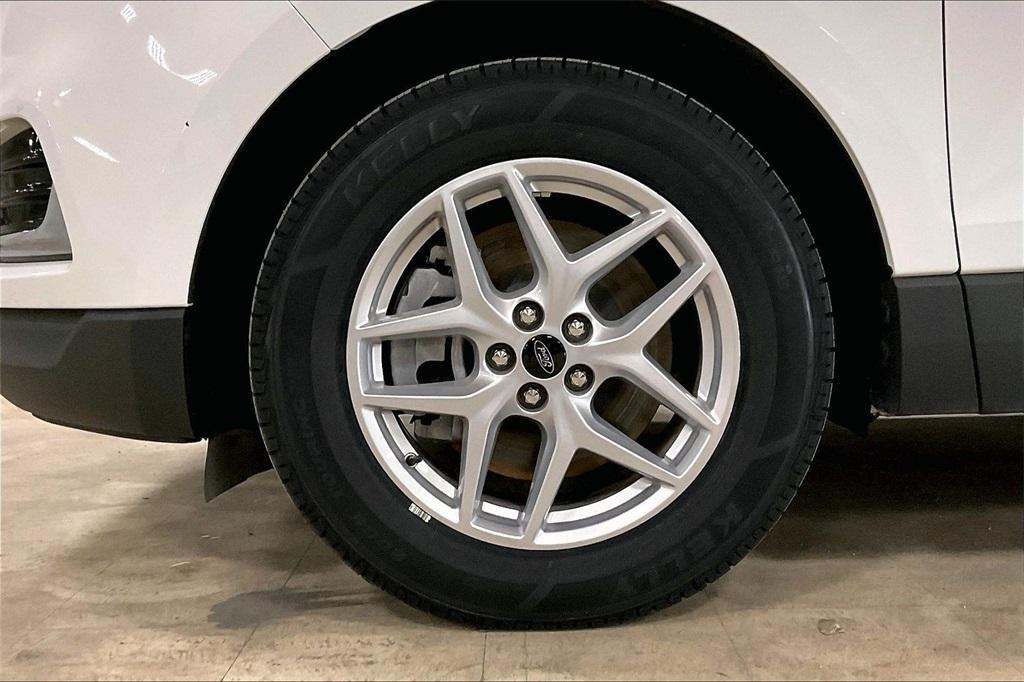 used 2024 Ford Edge car, priced at $22,399