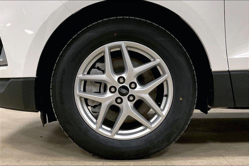 used 2024 Ford Edge car, priced at $21,850