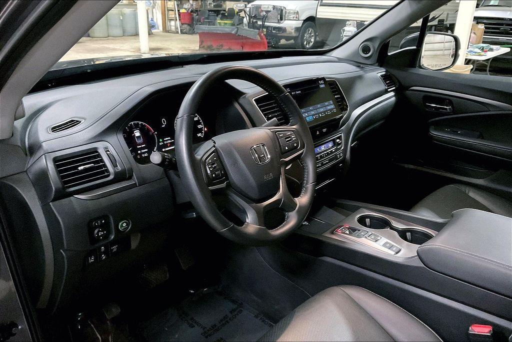 used 2025 Honda Ridgeline car, priced at $35,537