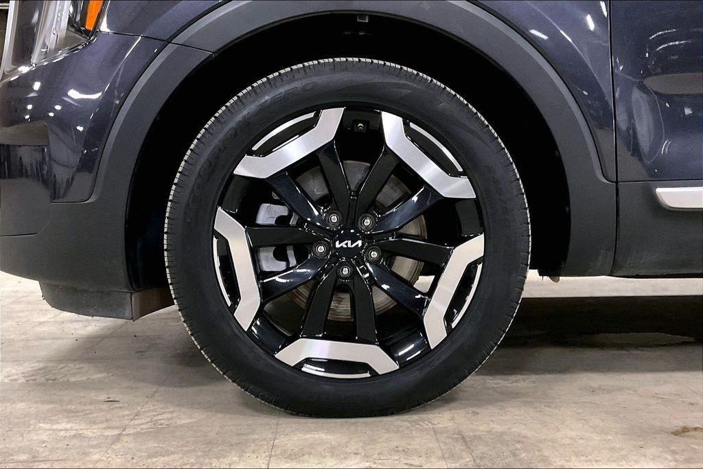 used 2025 Kia Telluride car, priced at $35,897