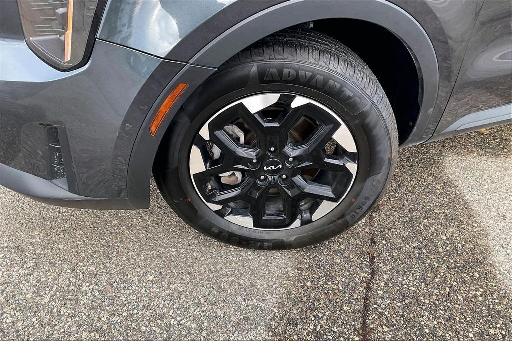 used 2024 Kia Sorento car, priced at $26,998