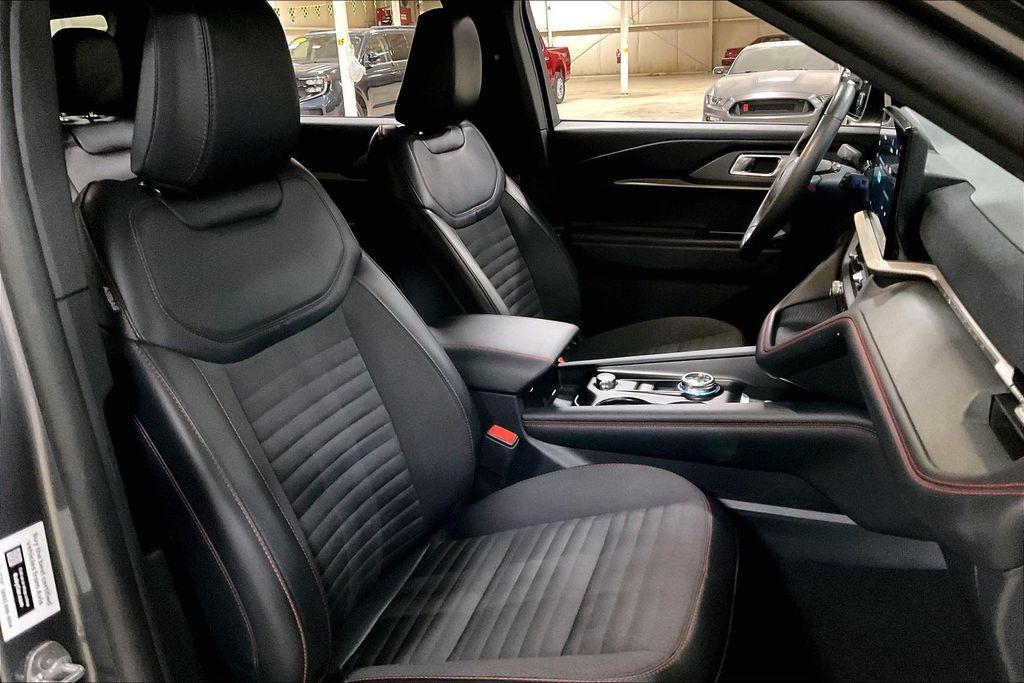 used 2025 Ford Explorer car, priced at $38,997