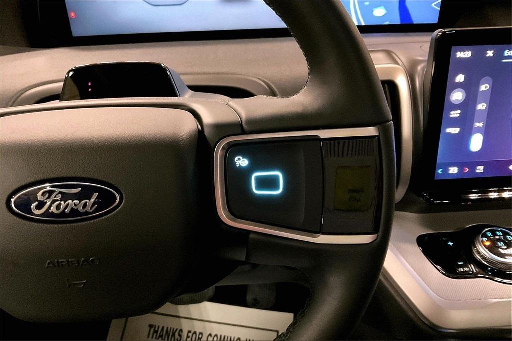 used 2025 Ford Expedition car, priced at $62,450