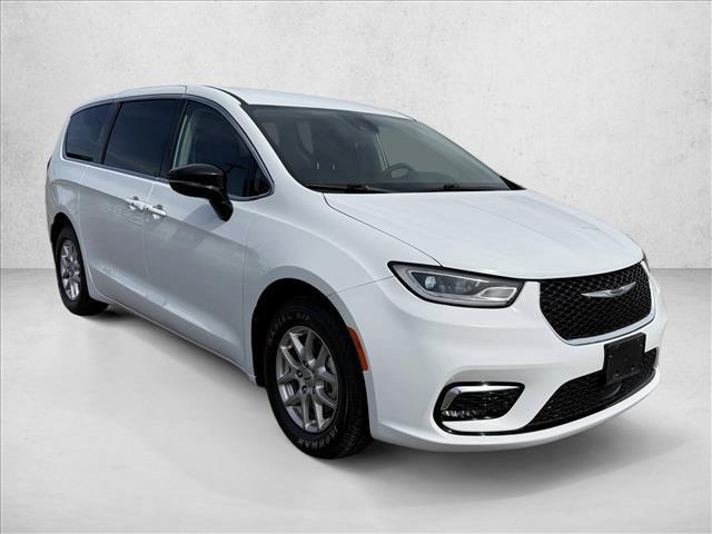 used 2024 Chrysler Pacifica car, priced at $27,711