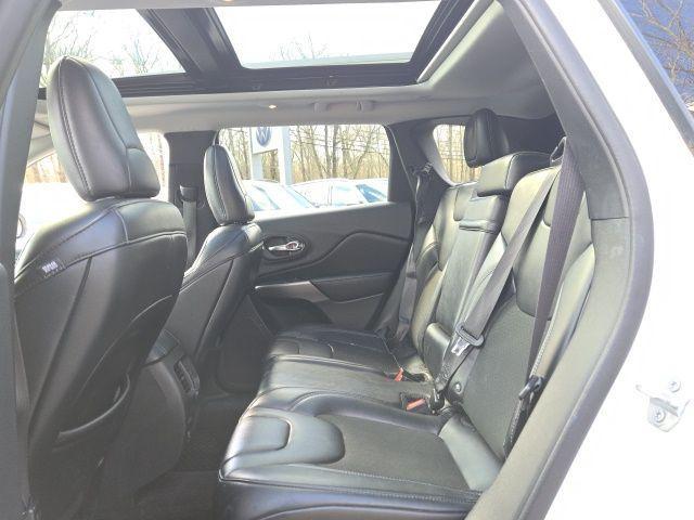 used 2019 Jeep Cherokee car, priced at $12,995