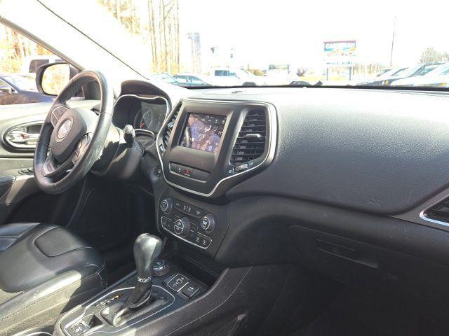 used 2019 Jeep Cherokee car, priced at $12,995