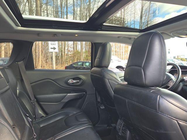 used 2019 Jeep Cherokee car, priced at $12,995