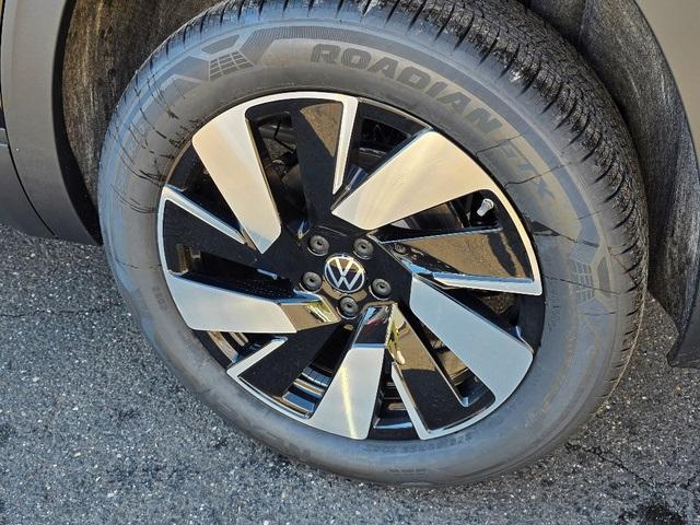 new 2026 Volkswagen Atlas Cross Sport car, priced at $46,986