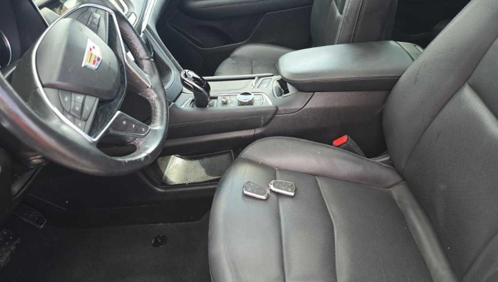 used 2024 Cadillac XT5 car, priced at $34,990