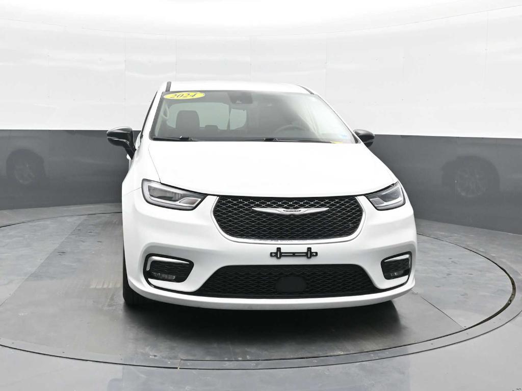 used 2024 Chrysler Pacifica car, priced at $27,999
