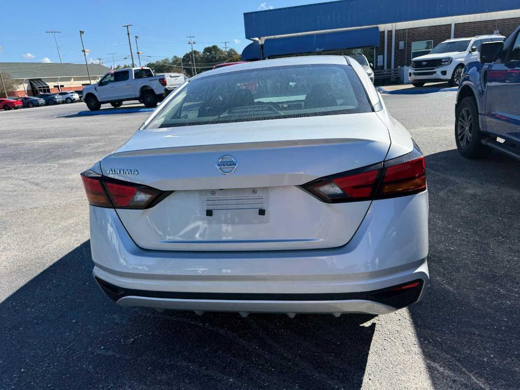 2022 Brilliant Silver Metallic Nissan Altima