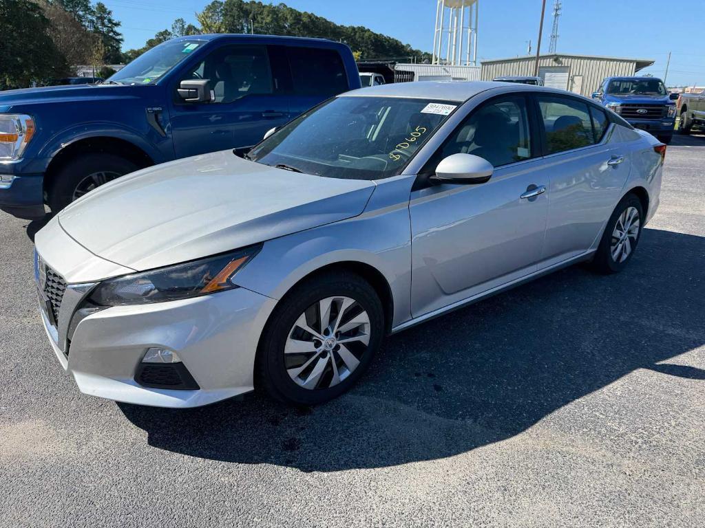 2022 Brilliant Silver Metallic Nissan Altima