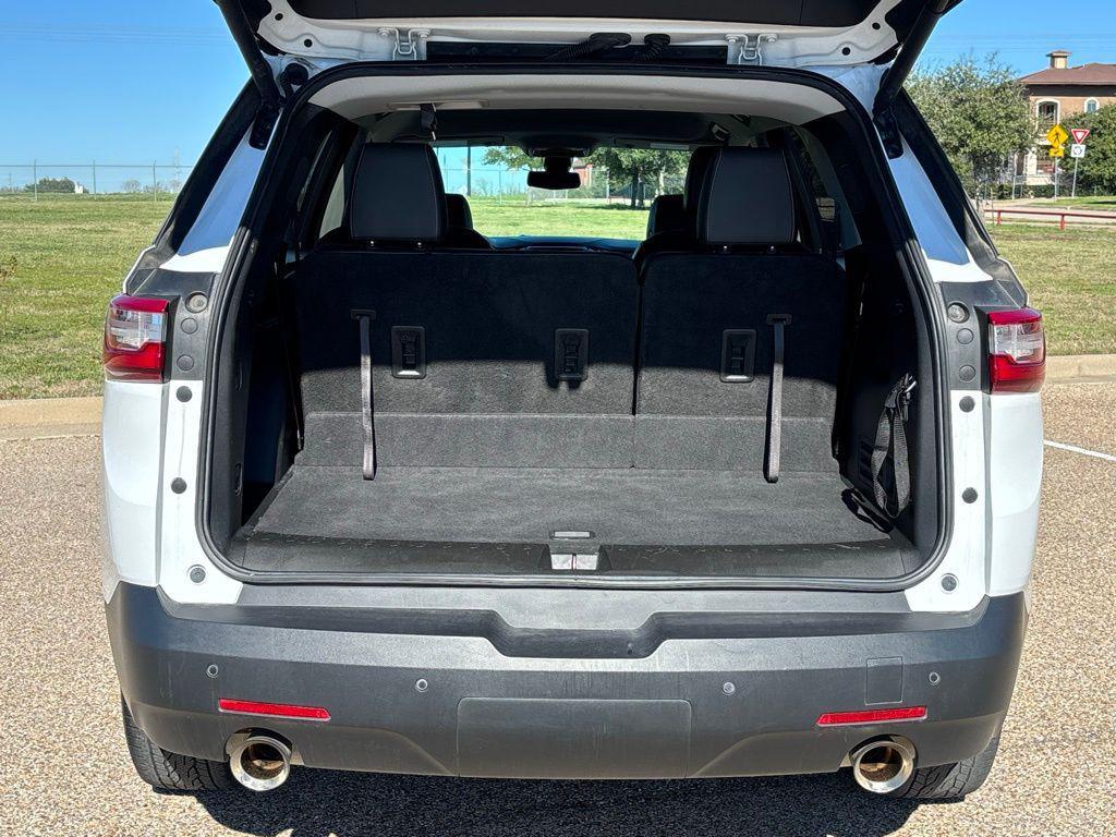 used 2020 Chevrolet Traverse car, priced at $21,991