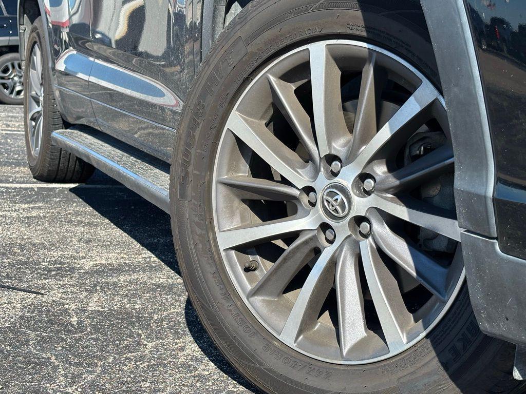 used 2018 Toyota Highlander car, priced at $23,991