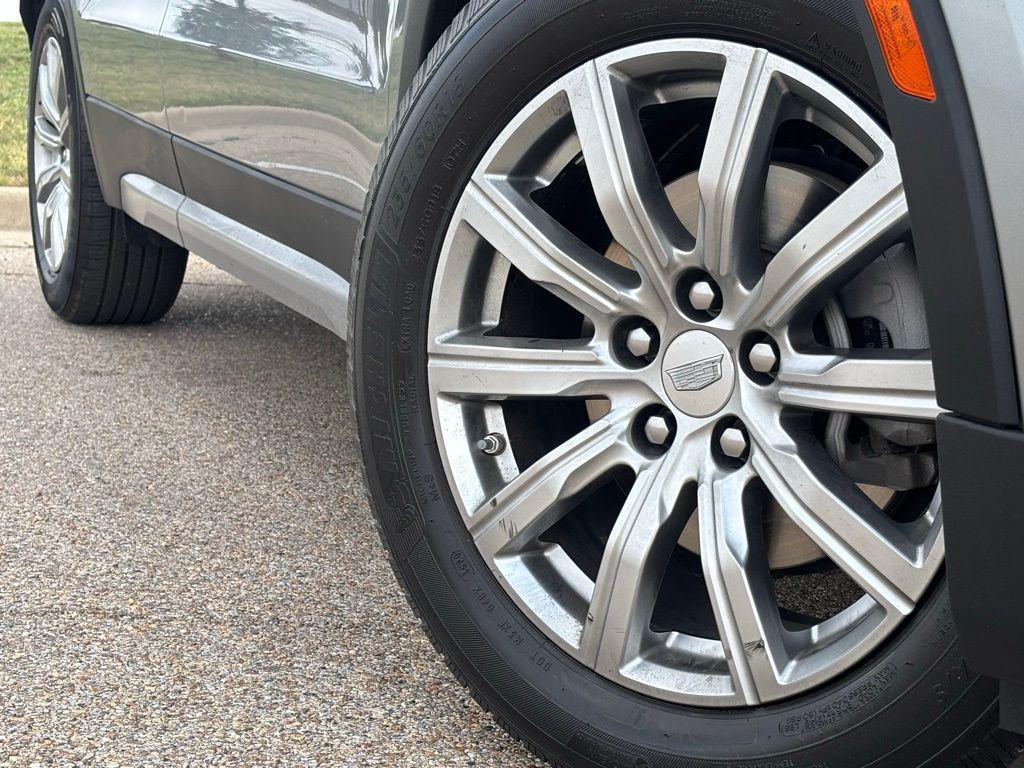 used 2023 Cadillac XT4 car, priced at $24,491