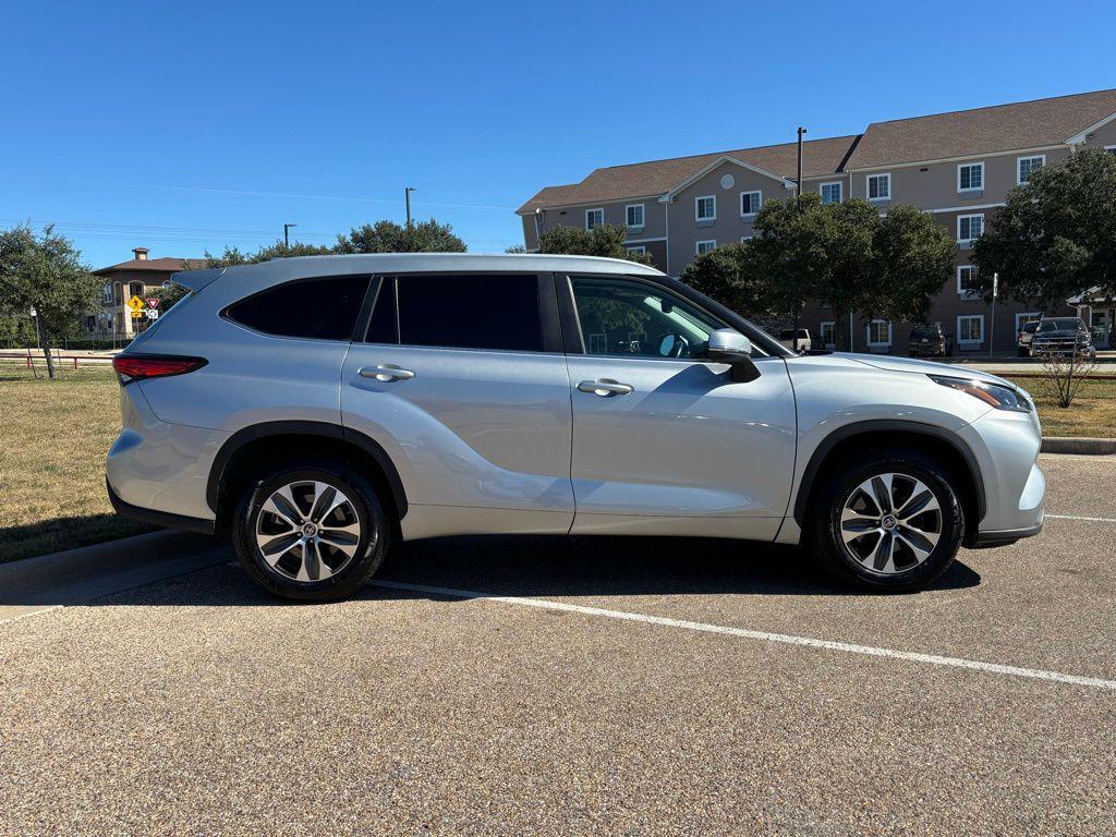 used 2023 Toyota Highlander car, priced at $30,181