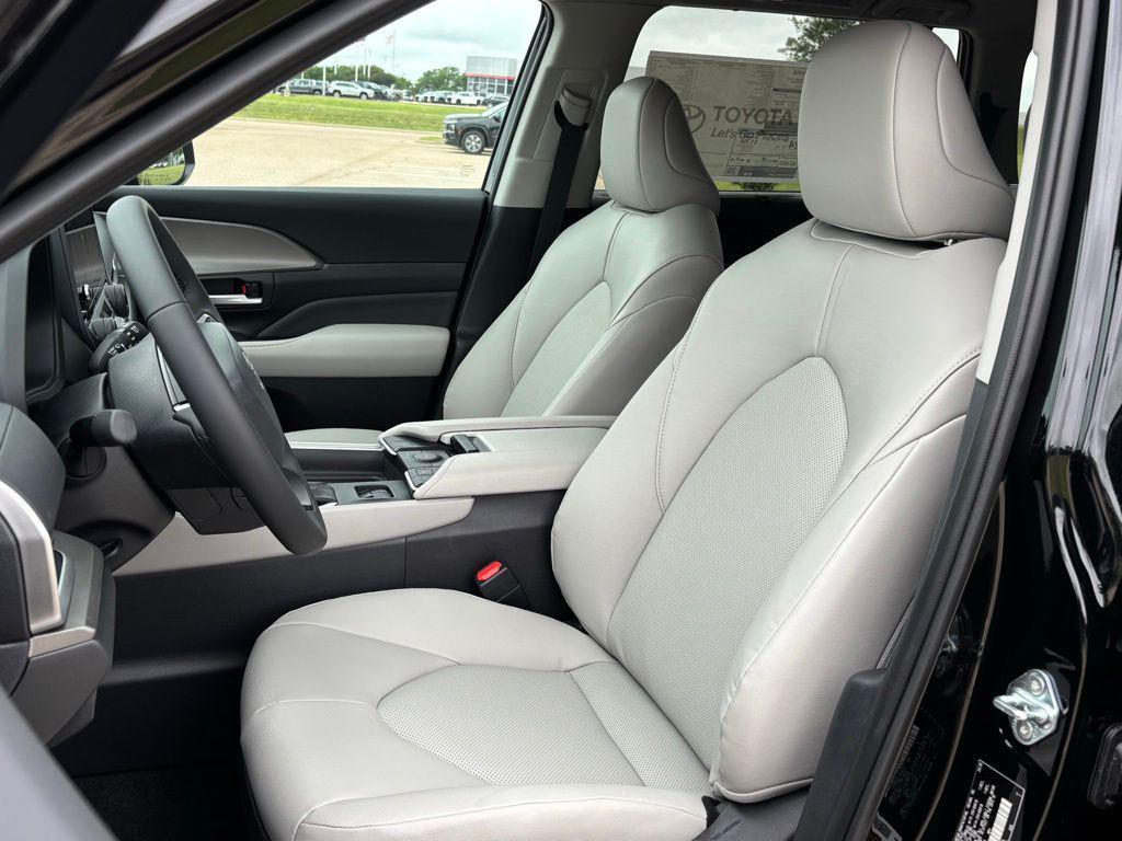 new 2026 Toyota Grand Highlander car, priced at $49,910