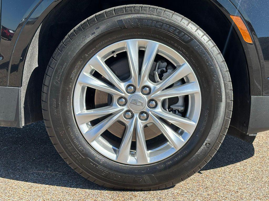used 2024 Cadillac XT5 car, priced at $31,318