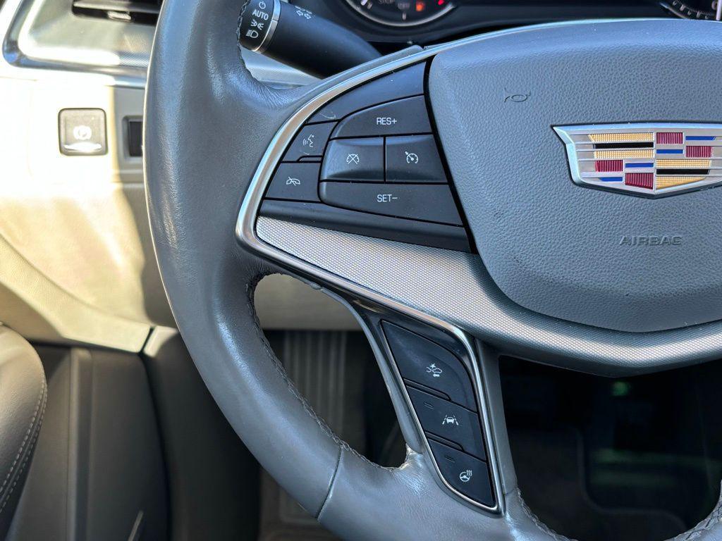 used 2022 Cadillac XT5 car, priced at $24,456