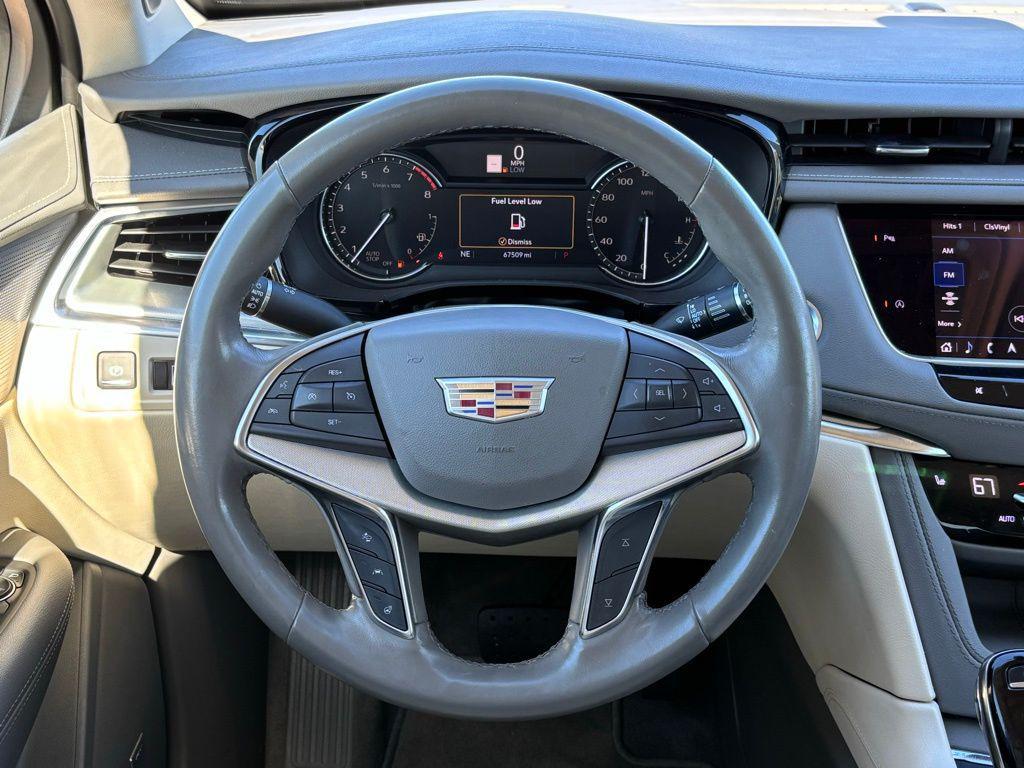 used 2022 Cadillac XT5 car, priced at $24,456