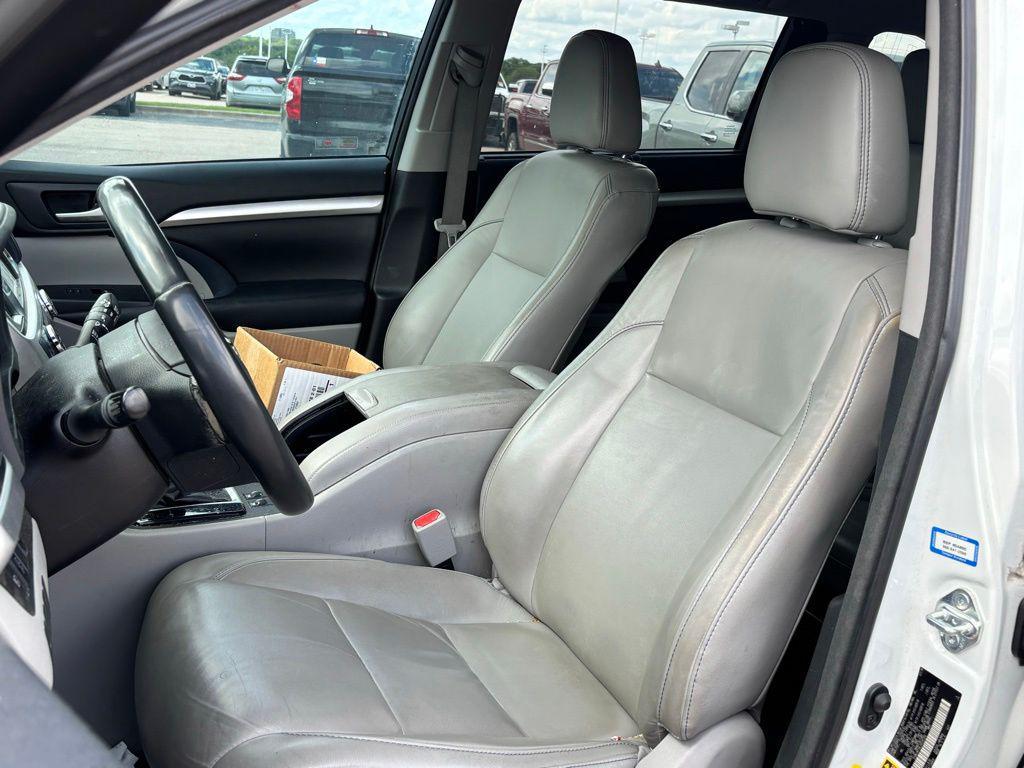used 2018 Toyota Highlander car, priced at $20,991