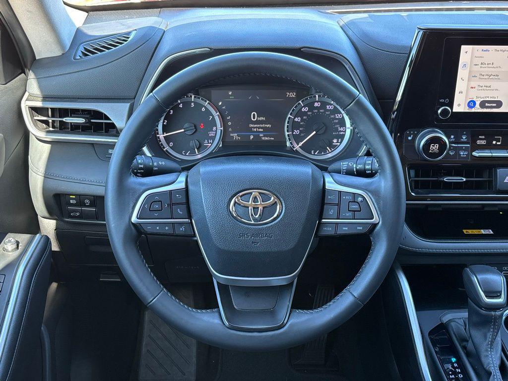 used 2024 Toyota Highlander car, priced at $39,239
