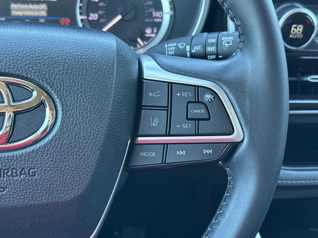 used 2024 Toyota Highlander car, priced at $39,239