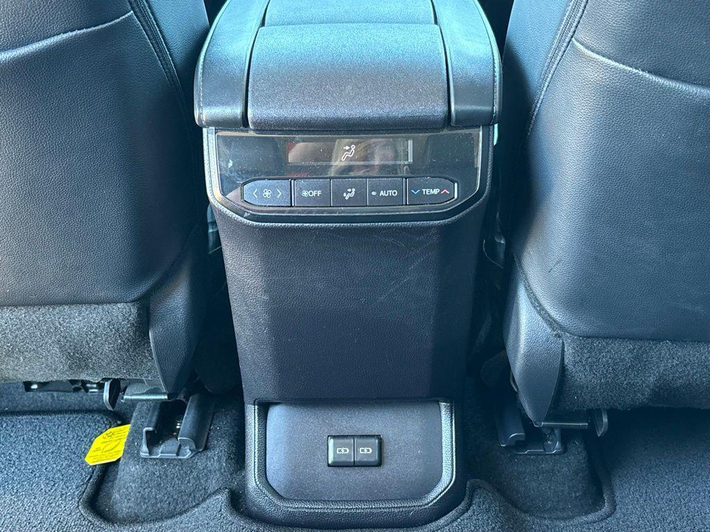 used 2024 Toyota Highlander car, priced at $39,239