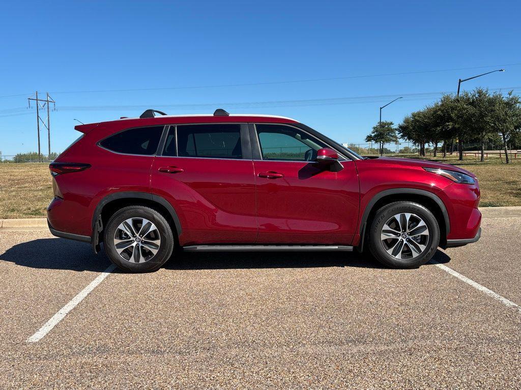 used 2024 Toyota Highlander car, priced at $39,239