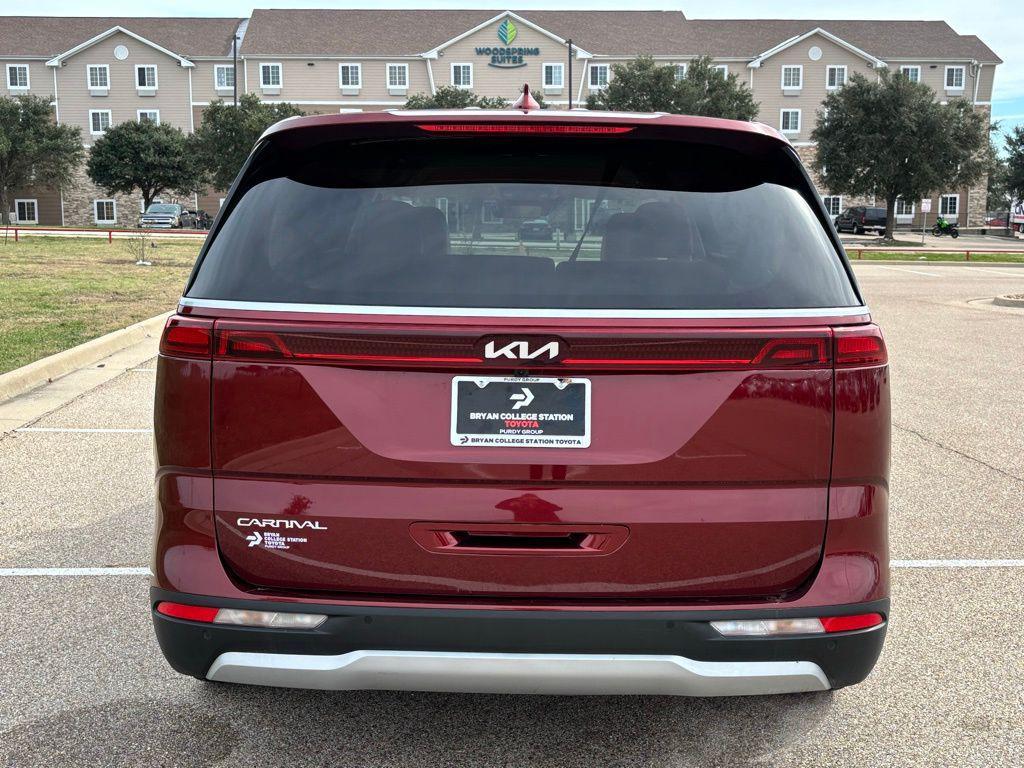 used 2024 Kia Carnival car, priced at $27,943