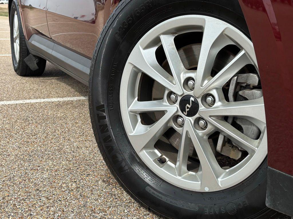 used 2024 Kia Carnival car, priced at $27,943