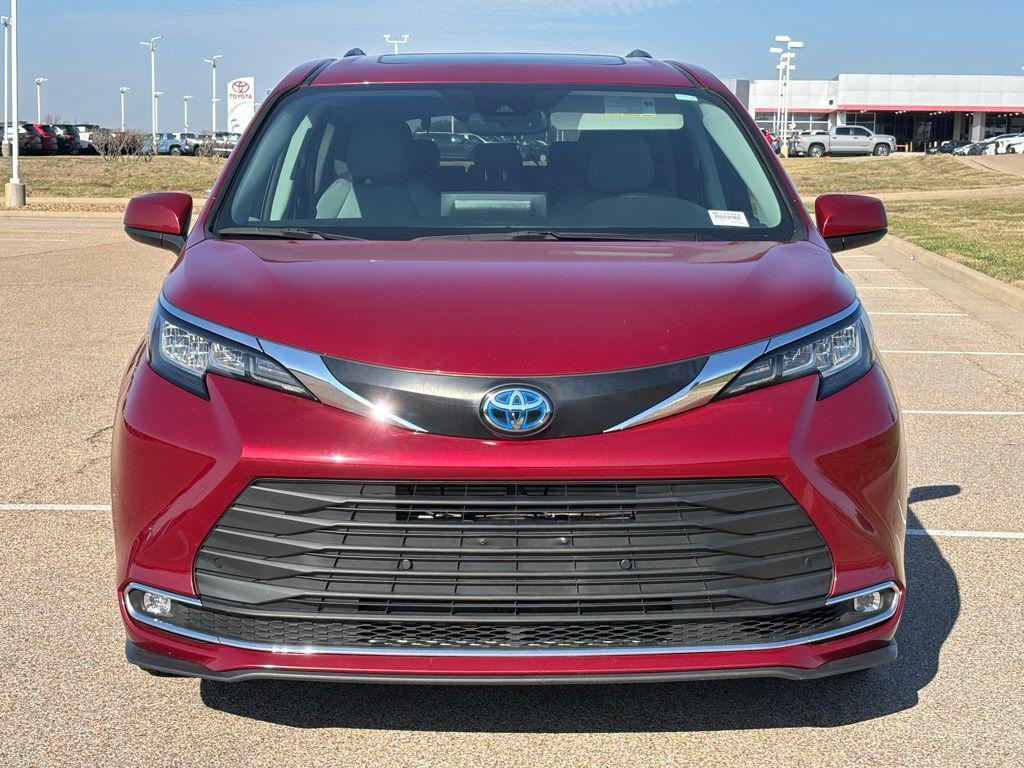 used 2023 Toyota Sienna car, priced at $35,761
