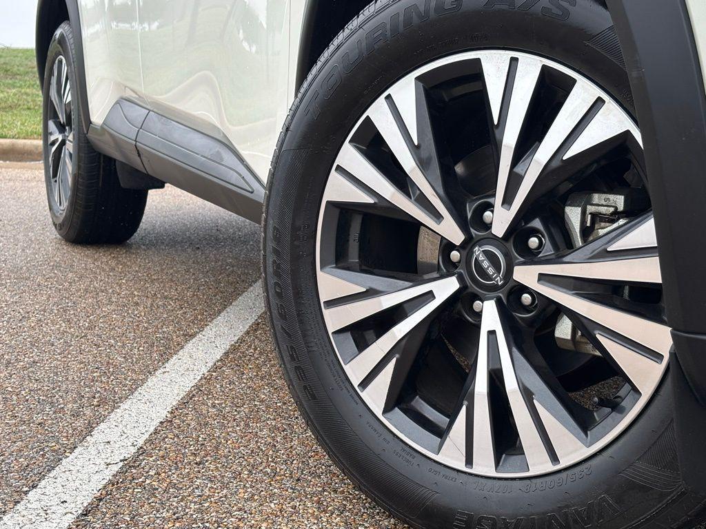 used 2023 Nissan Rogue car, priced at $19,391
