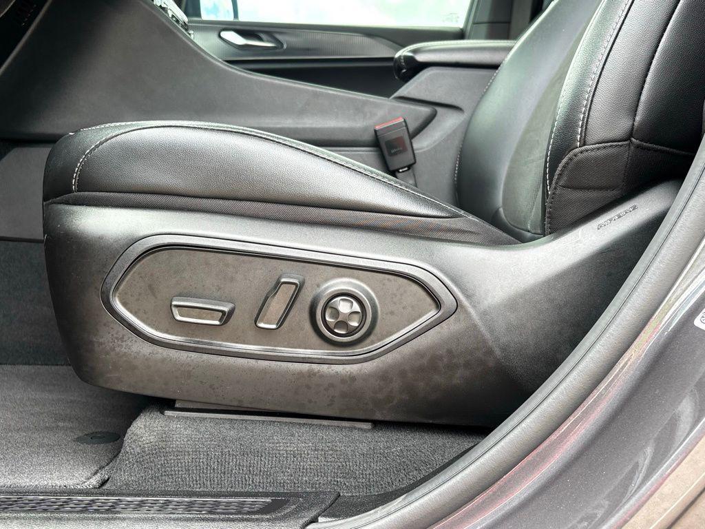 used 2025 Jeep Grand Cherokee L car, priced at $37,991