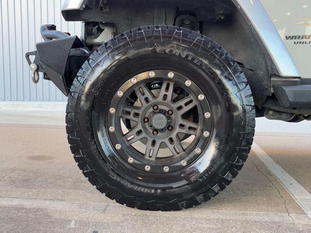 used 2015 Jeep Wrangler Unlimited car, priced at $13,991