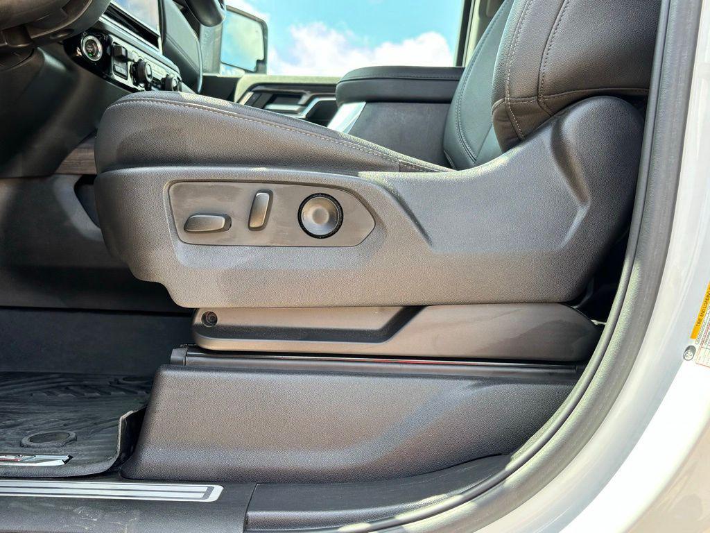 used 2024 Chevrolet Silverado 2500 car, priced at $59,991