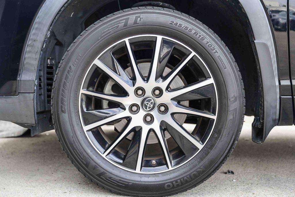 used 2017 Toyota Highlander car, priced at $23,995