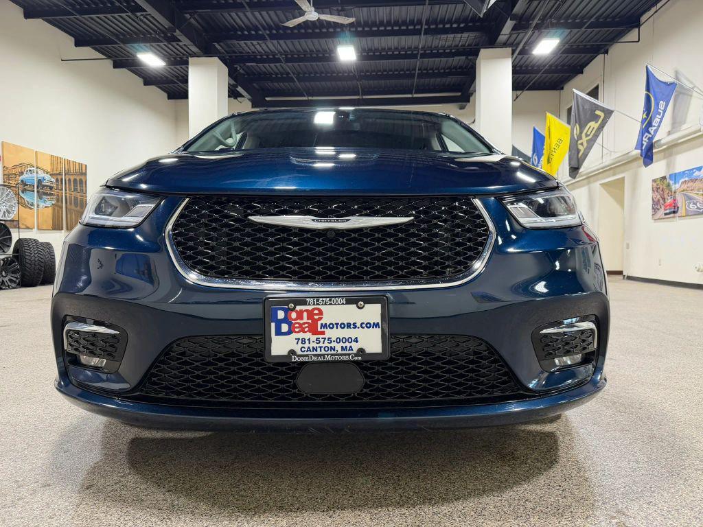 used 2023 Chrysler Pacifica Hybrid car, priced at $26,485