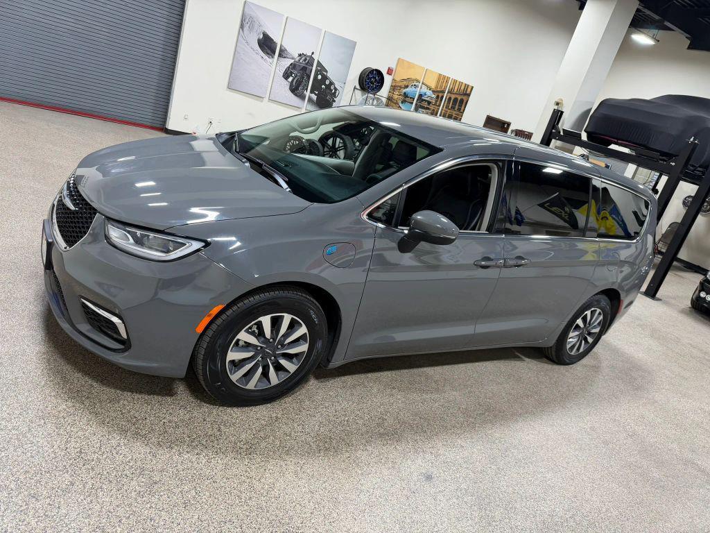 used 2023 Chrysler Pacifica Hybrid car, priced at $25,485