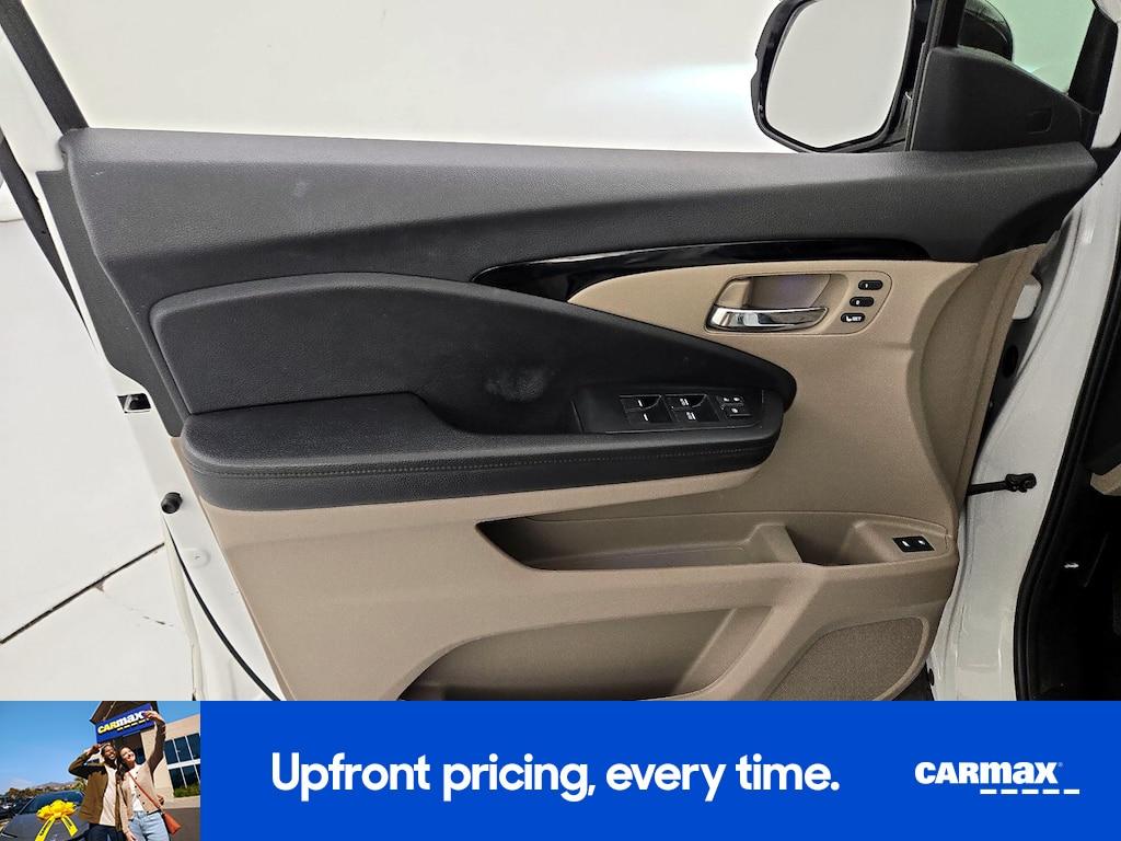 used 2021 Honda Pilot car, priced at $29,998