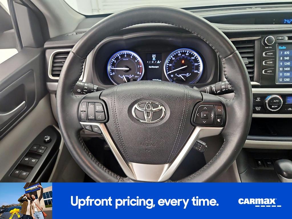 used 2016 Toyota Highlander car, priced at $23,998