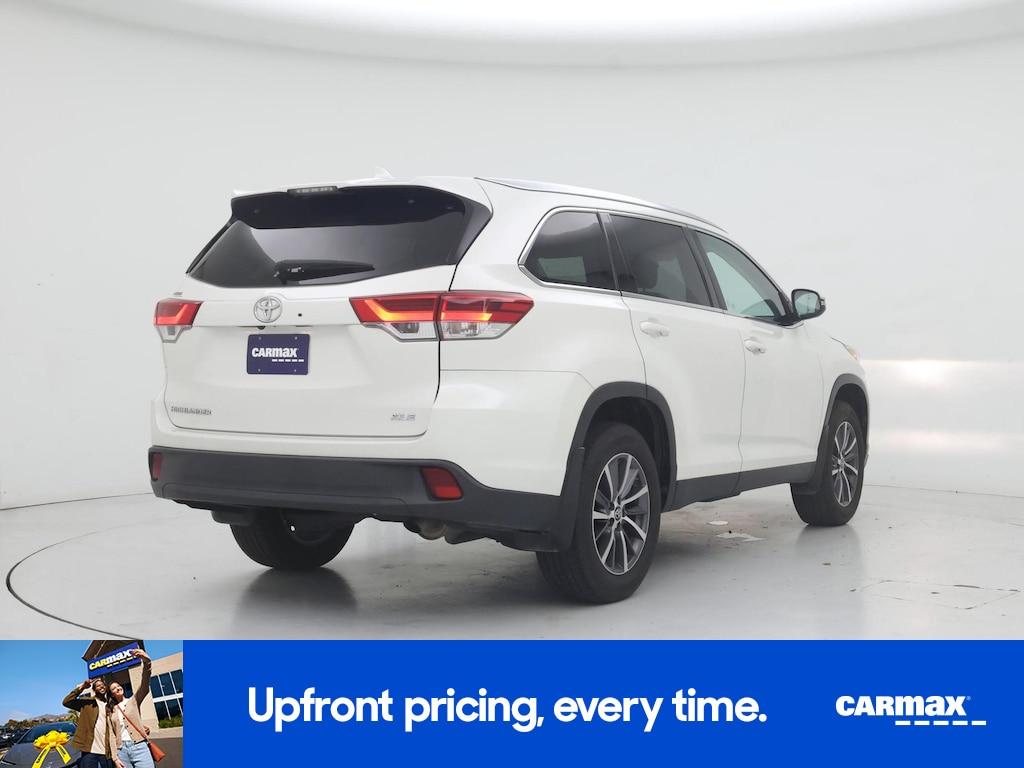 used 2019 Toyota Highlander car, priced at $27,998