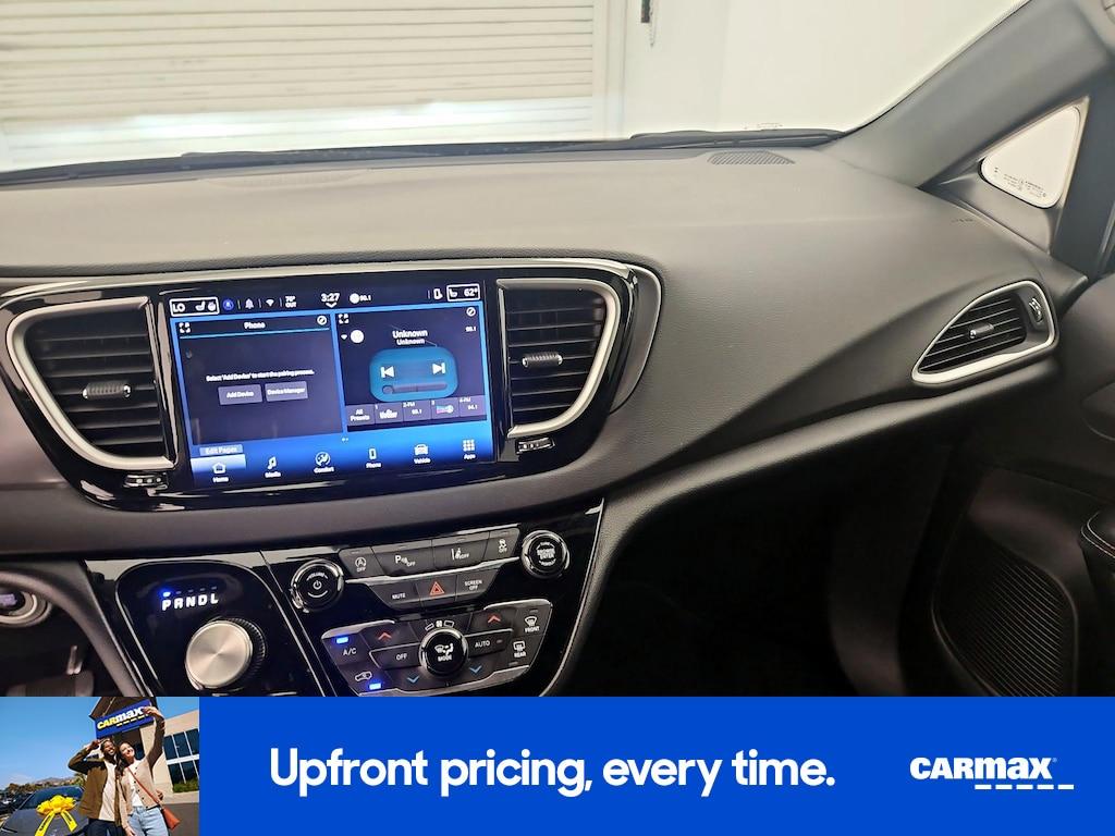used 2025 Chrysler Pacifica car, priced at $26,998