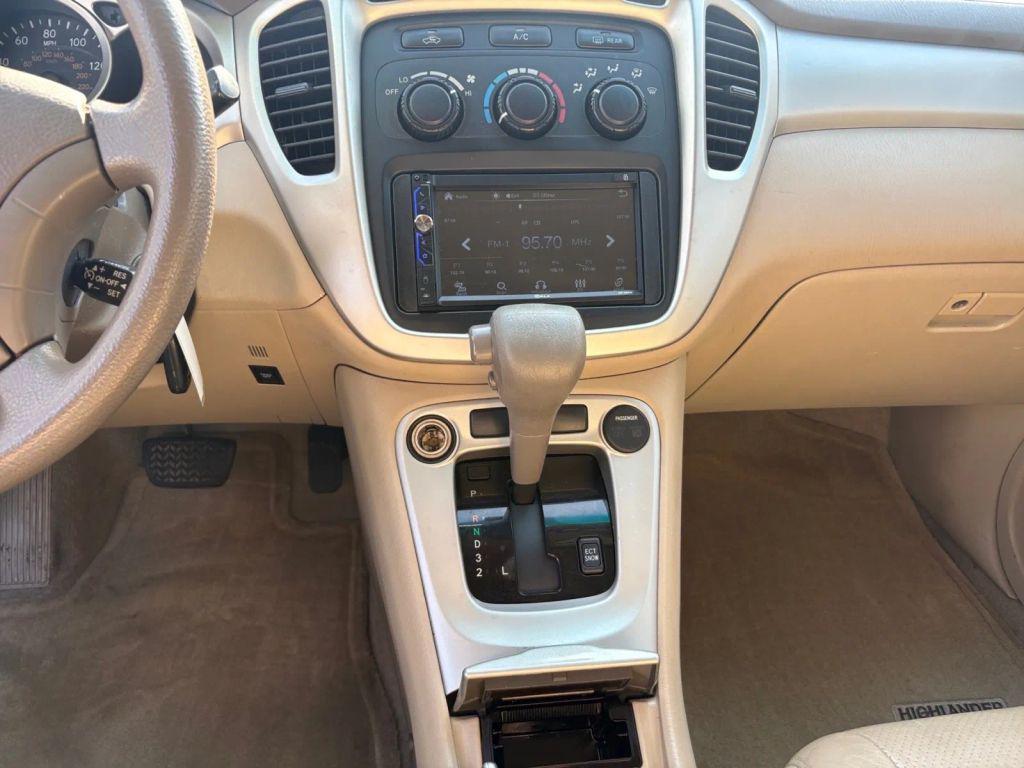 used 2005 Toyota Highlander car, priced at $4,757
