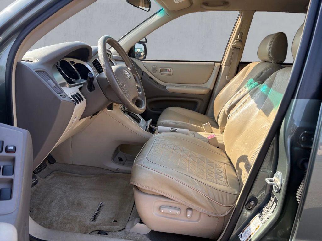used 2005 Toyota Highlander car, priced at $4,757