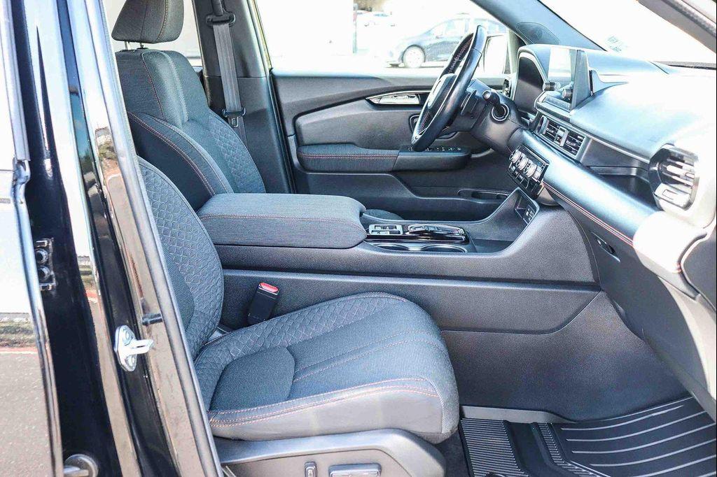 used 2024 Honda Pilot car, priced at $37,073